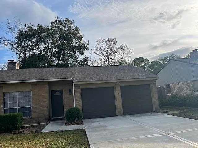 Building Photo - 15814 Havenhurst Dr #15814