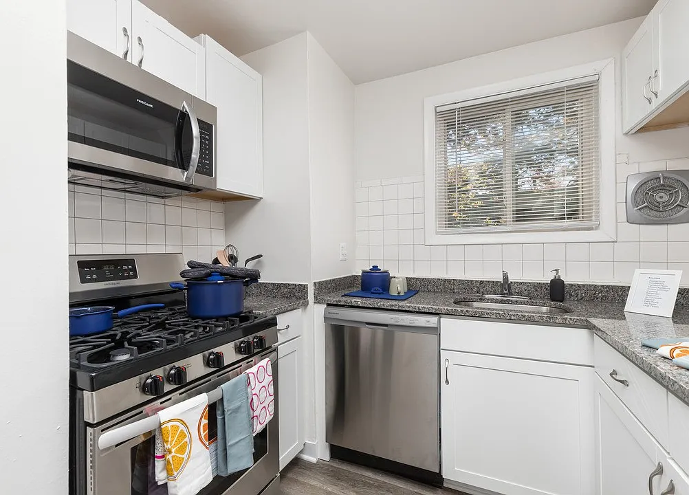 101 North Ripley Apartments — Photo 1