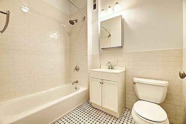 Rented by REAL New York | media 19