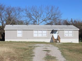 999 Cottonwood St, Azle, TX 76020