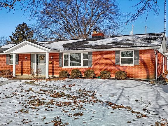 3rd image of 579 Cherry Hill Pl