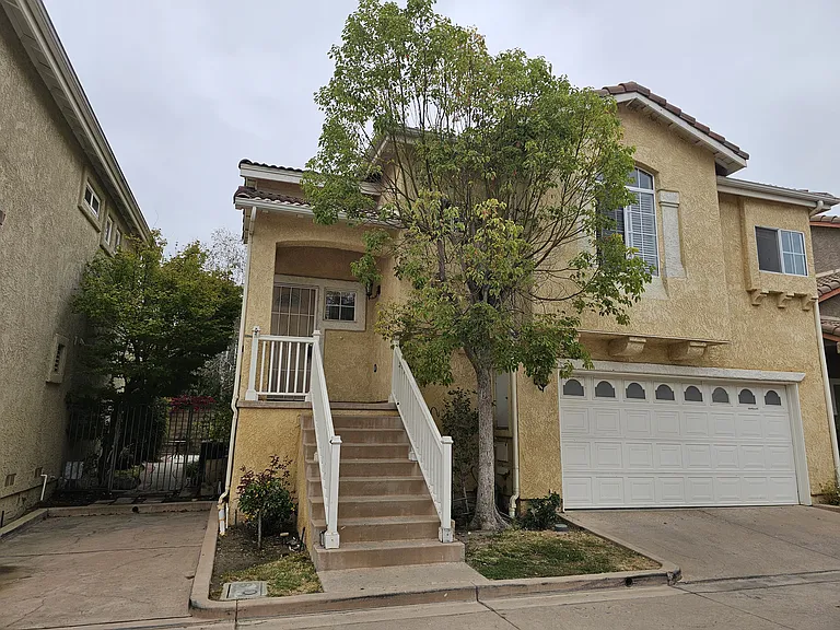 1751 Tallowberry Ln — Photo 2