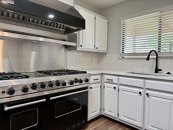 4th image of 4708 Preston Dr