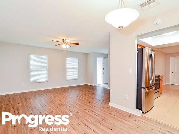 5th image of 102 Toula Ave