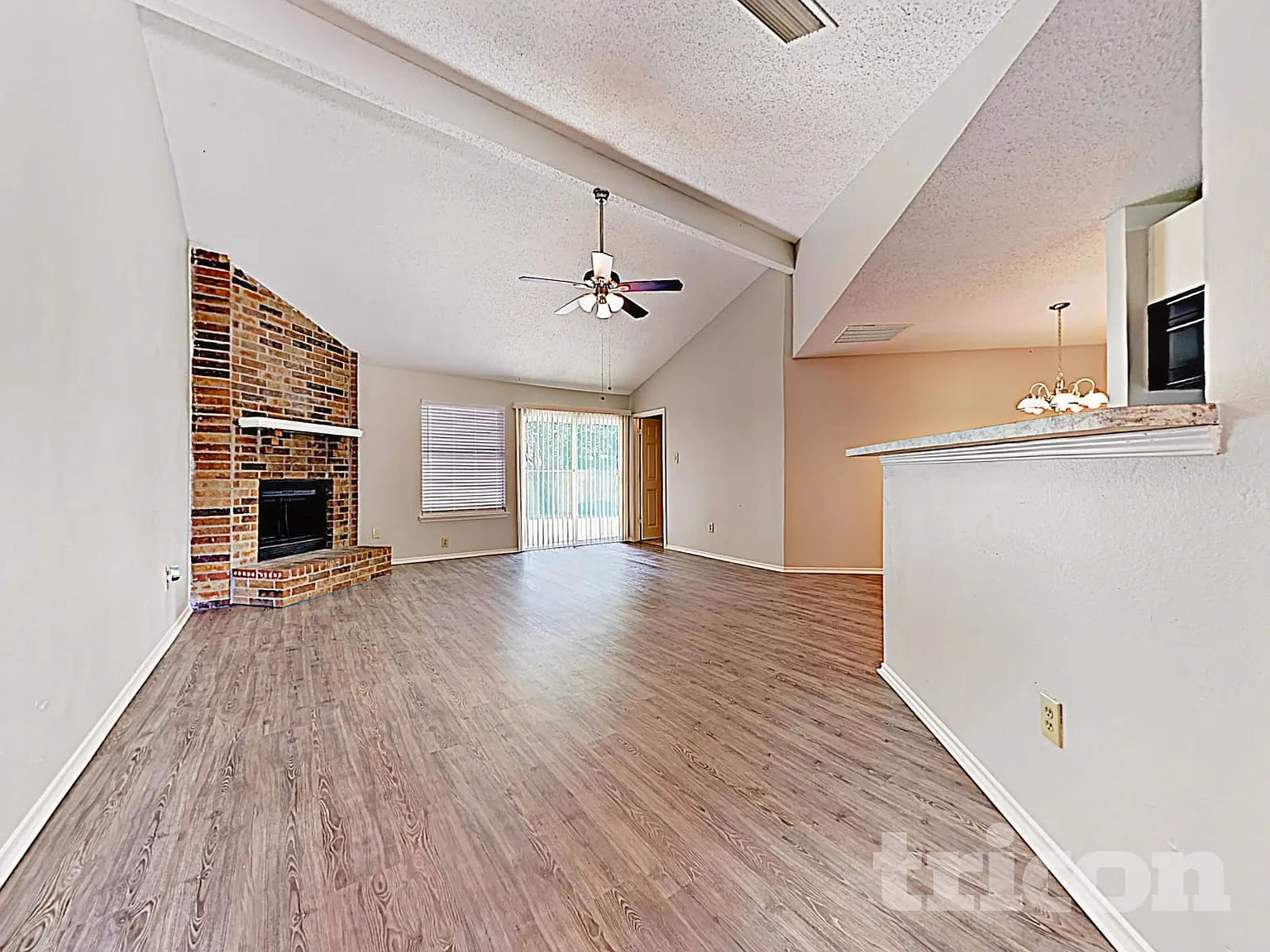 2537 Rialto Way Grand Prairie TX — Photo 4
