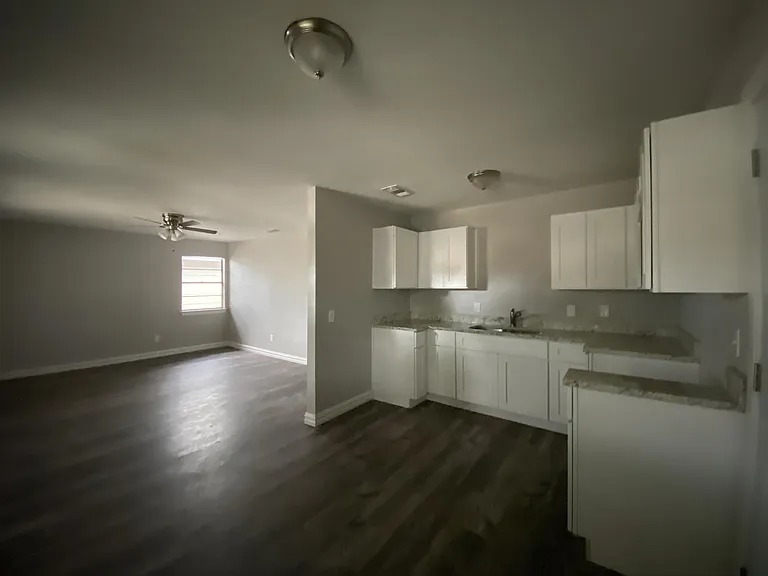1124 F Ave — Photo 15