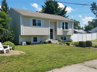 127 Benbridge Ave, Warwick, RI 02888