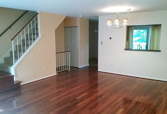 2nd image of 13329 Waterside Cir