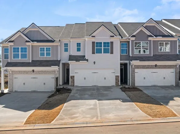 6662 Corryton St, Flowery Branch, GA 30542