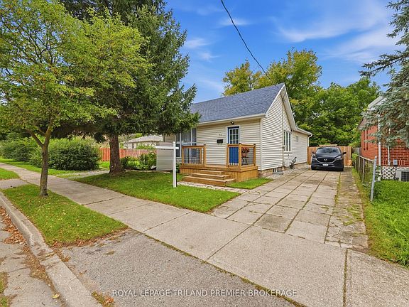 3rd image of 34 Paddington Ave