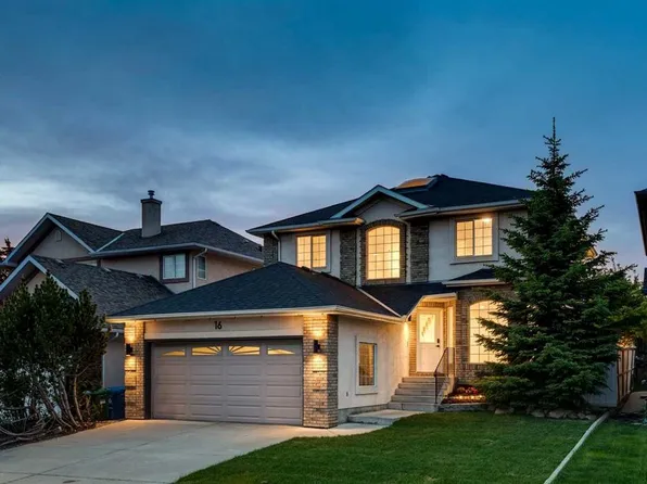 16 S Simcrest Point SW, Calgary, AB T3H 4K1