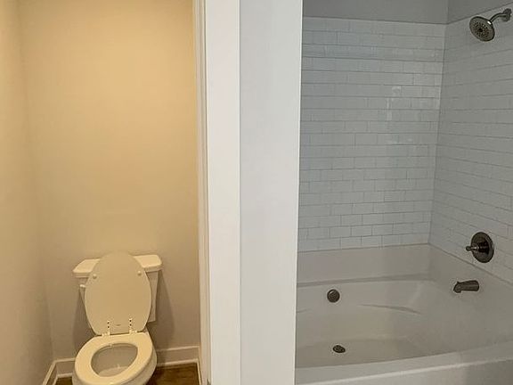 5th image of 1002 Clydes Way