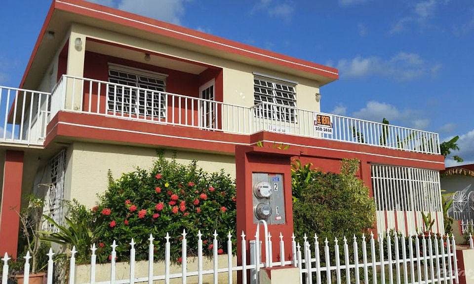 2 unit property. 2 bedrooms at the upper level & 3 beds on down