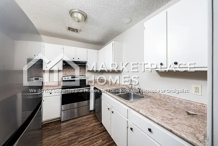 12038 Stoney Xing — Photo 7
