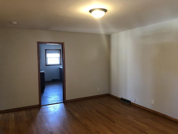 2nd image of 6619 Montana Ave