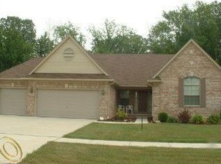 50532 Valderama Ln, Macomb, MI 48042