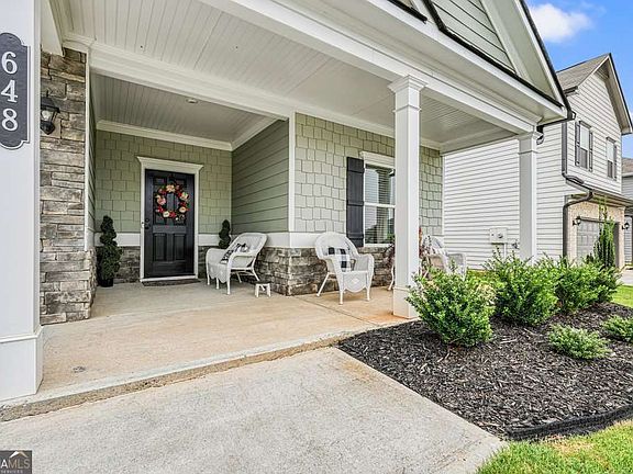 3rd image of 648 Summerfield Ln