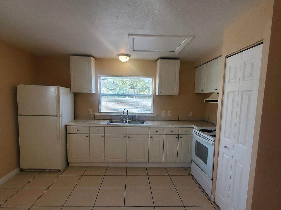 1st image of 4015 28th St N