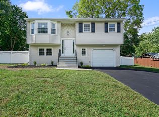 28 Maple Dr, Hazlet, NJ 07730