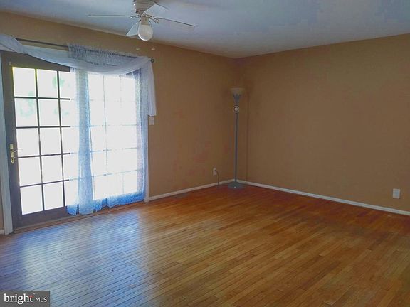 4th image of 816 Lincoln Dr