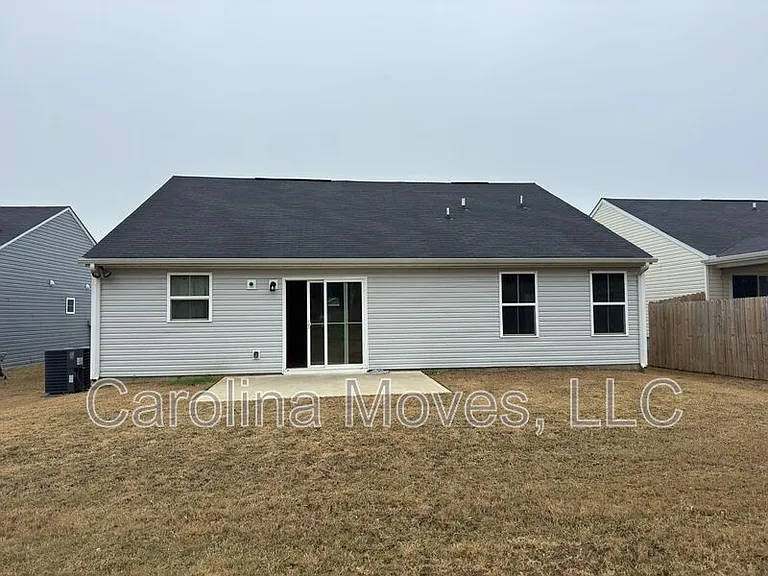 102 Stockland Trl — Photo 16