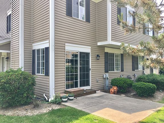3rd image of 673 Silver Creek Rd #15C