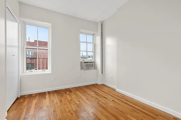 Rented by MNS | media 14