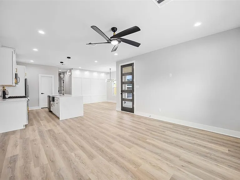2446 Carmel St #B — Photo 4