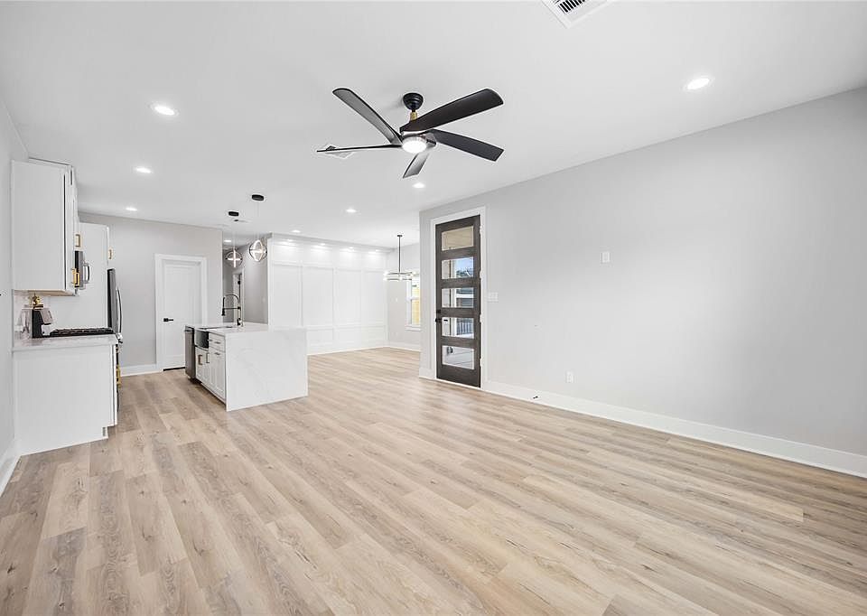 Living room/kitchen open concept