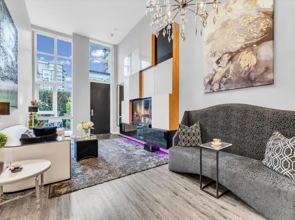 1762 Ontario St, Vancouver, BC V5T 0G2
