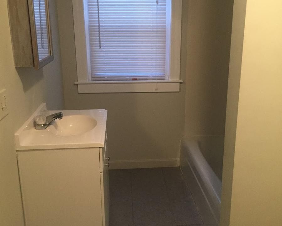 Bath room 2nd floor