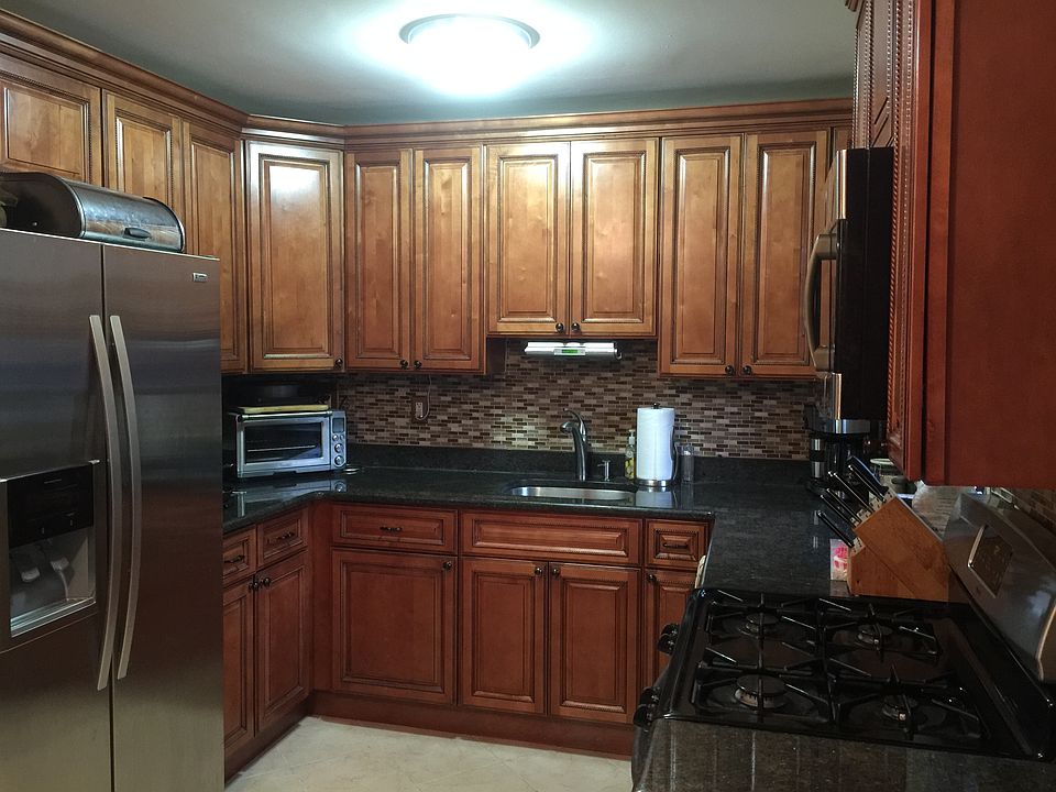 Elegantly Renovated Kitchen 