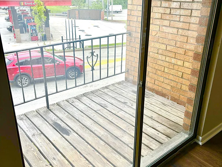 306 Harvey Ave S — Photo 5