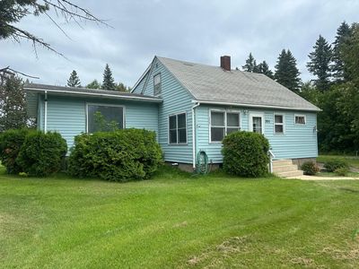 301 Pleasant Ave NW, Warroad, MN, 56763