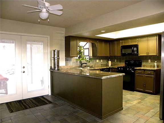 5th image of 600 Paseo De Luna Ln