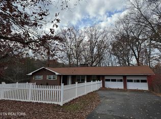 1060 Sunset Cir, Newport, TN 37821