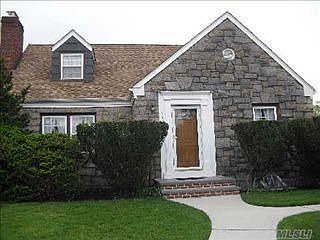 2nd image of 619 Macon Pl