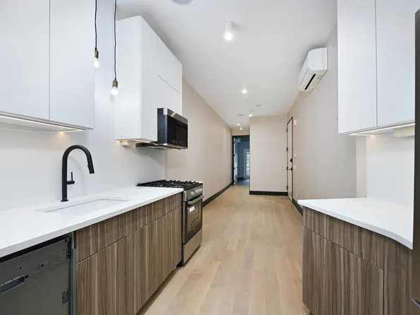 208 15th Street image 11 of 46