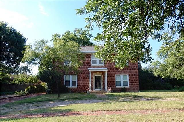 1st image of 526 College Dr