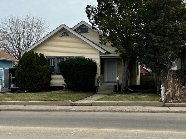 43 N Lewis Ave, Waukegan, IL 60085