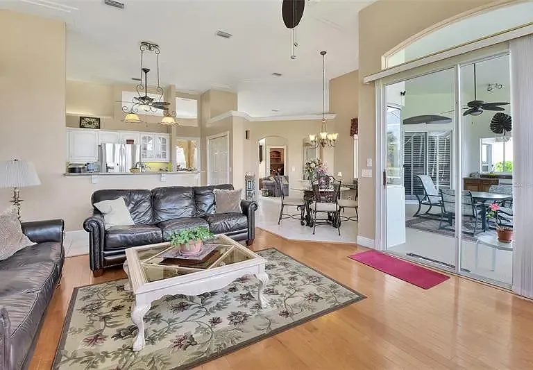 384 Caddie Dr — Photo 13