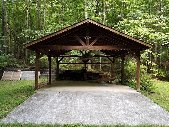 3rd image of 297 Indian Ln