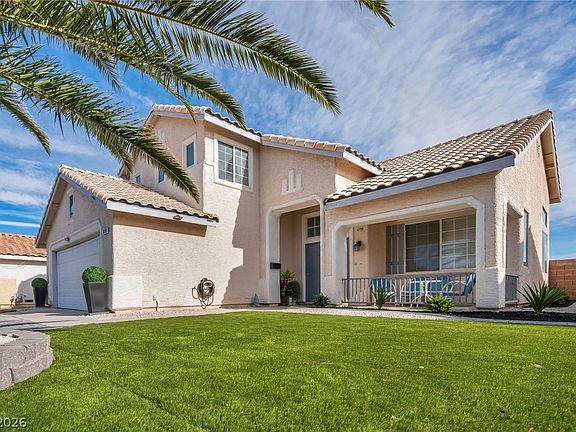 2nd image of 818 Grape Vine Ave