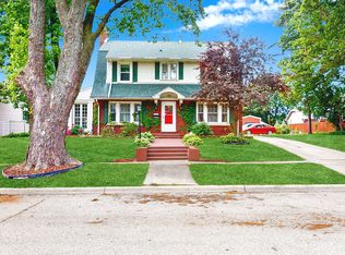 186 N Du Bois Ave, Elgin, IL 60123