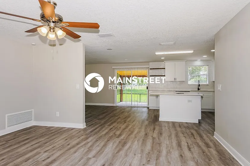 925 N Singleton Ave — Photo 3