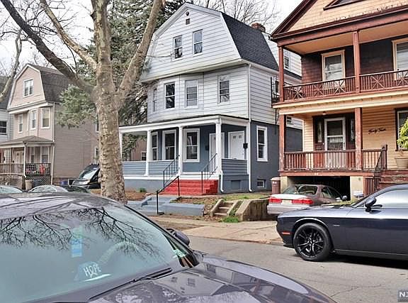 2nd image of 46 Hilton St