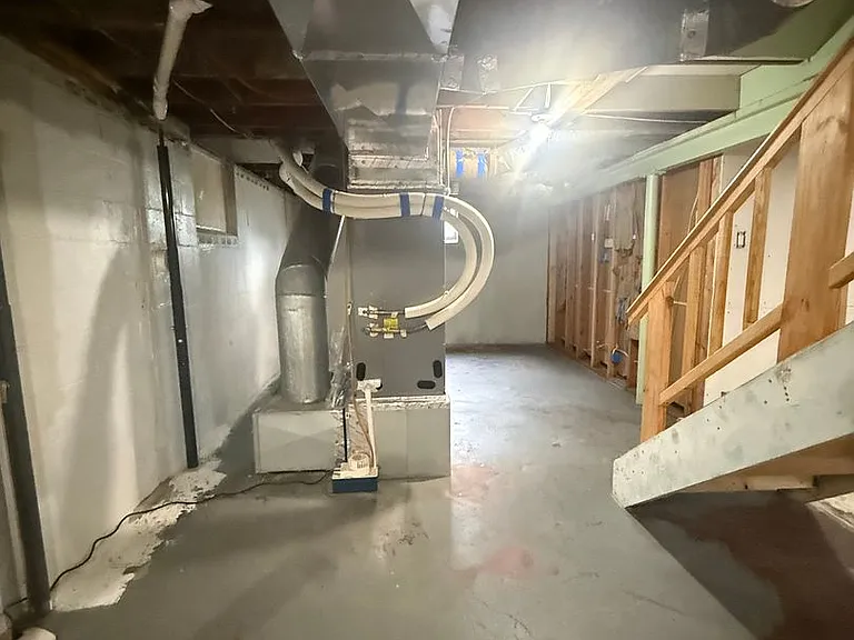 923 Carolyn Ave — Photo 10
