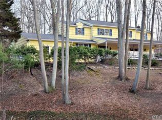 1 Steepbank Rd, Saint James, NY 11780