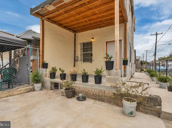 2882 Emerald St, Philadelphia, PA 19134