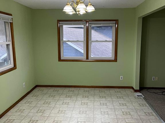 4th image of 1086 Otto Ave